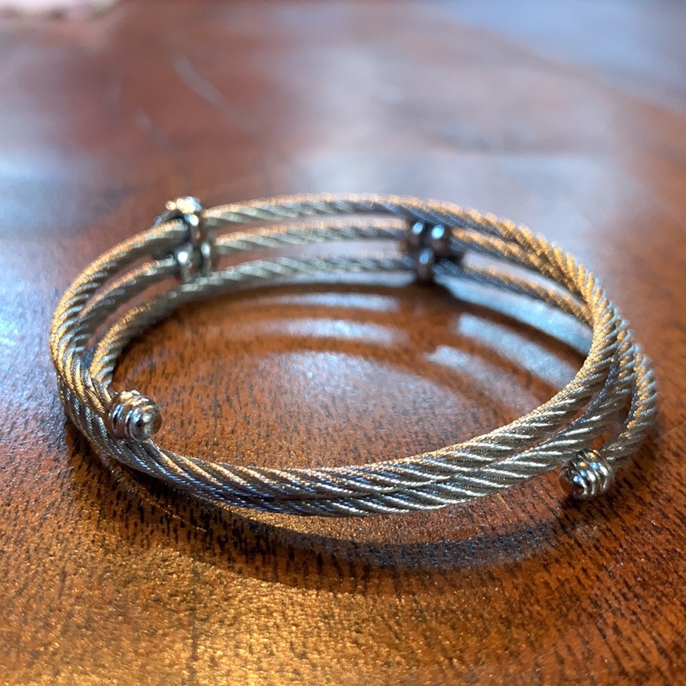 Bracelets - Picture 3 of 7